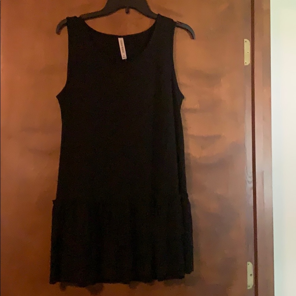 NWOT 1X Black ruffled tank